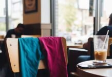 Capri Leggings Fashion Trend 2025: My Confused American Take on This Retro Comeb Seattle coffee shop capri leggings comeback.